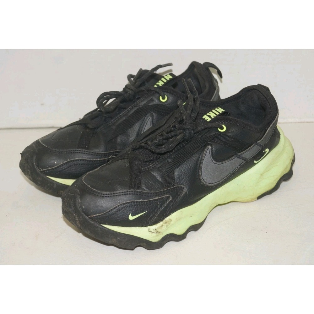 Nike Women's‎ TC 7900 Size 8.5 Black Ghost Green